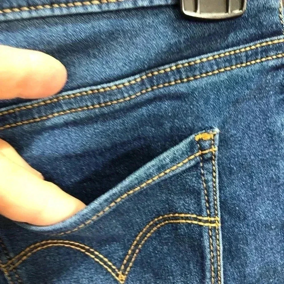 Levis Flex Stretch Pull-on shorty shorts,elastic adjustable waistband,pockets - Picture 5 of 9